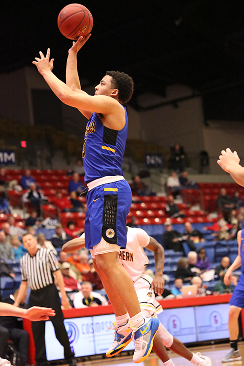 Snead State sophomore basketball player Trai James shooting a two-point shot.